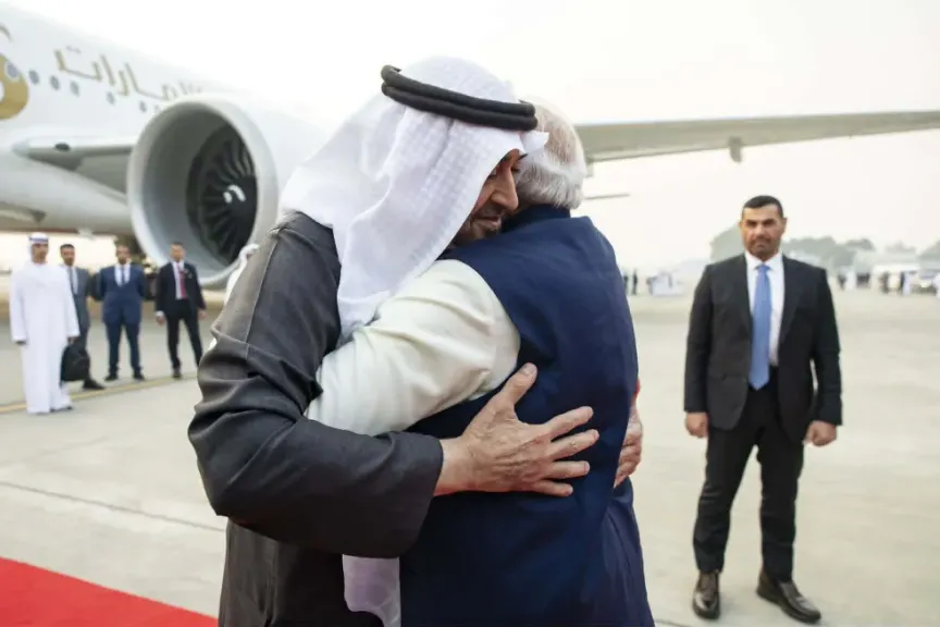 الهند تلقّن ”أبوظبي” درسًا قاسيًا بعدما لجأت إليها.. كاتب سعودي يكشف ما حدث خلال زيارة محمد بن زايد